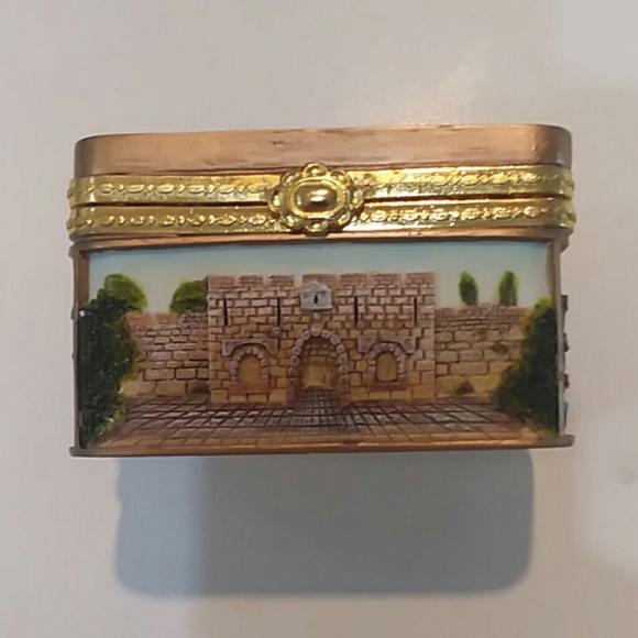 Medium sized hand painted Jewelry Box - Picture 7 of 7